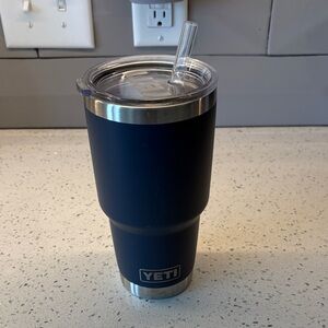 Yeti 30 oz rambler with straw lid